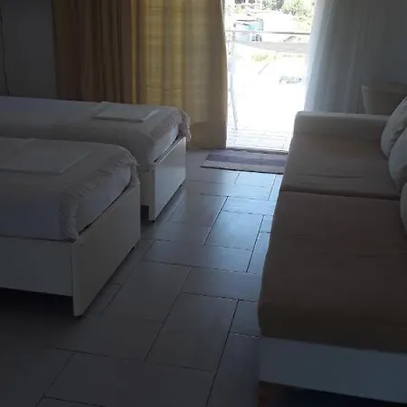 Apartament Menikos