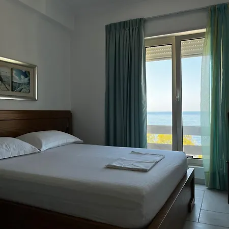 Menikos Appartement *