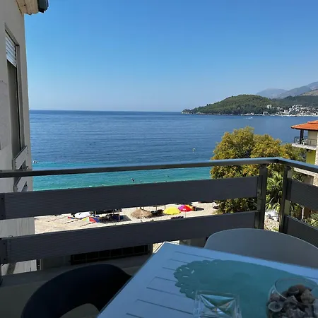 Menikos Apartment Himare