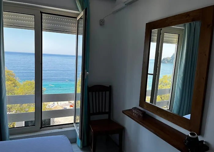 Menikos Apartment Himare