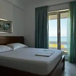 Menikos Appartement *