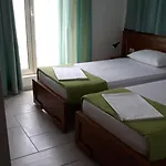 Lägenhet Menikos Himare
