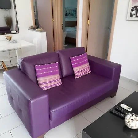 Apartment Menikos *