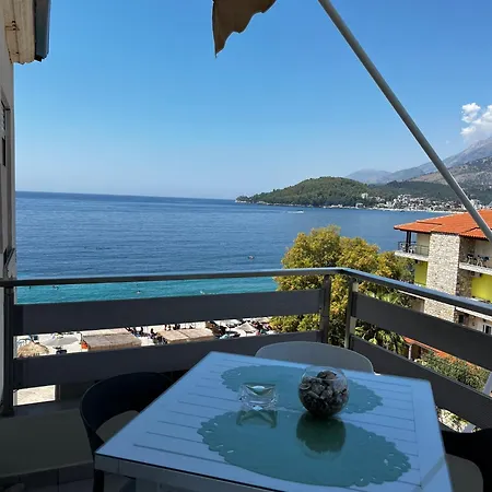 Apartment Menikos *