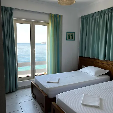 Menikos * Himare