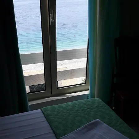 Menikos Apartment Himare