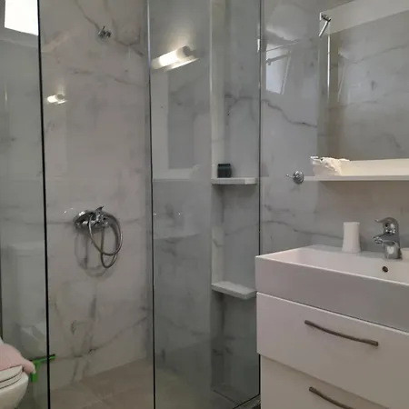 Menikos Apartment