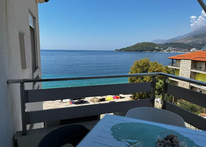 Menikos Appartement Himare